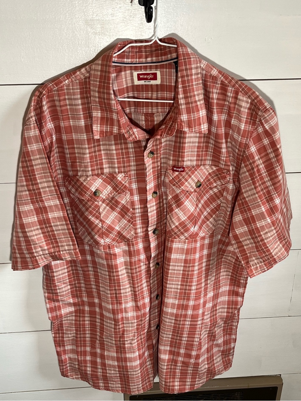 Wrangler Red and White Plaid Short Sleeve Button-Down Shirt